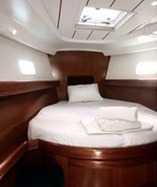 Photo:  Oceanis 42.3