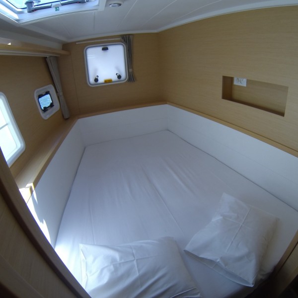 Photo:  Lagoon 400 S2 (CAT.)