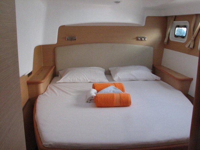 Photo:  Lagoon 440 A/C; Gen.