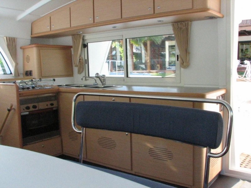 Photo:  Lagoon 440 A/C; Gen.