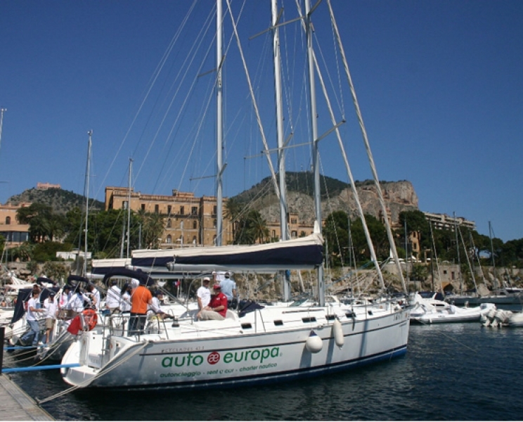 Photo:  Cyclades 43.3