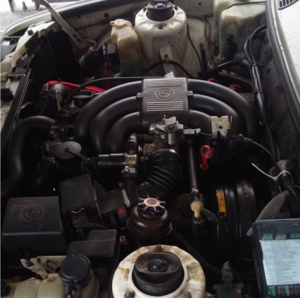 Photo:  BMW 325ix / Alpina b3 2,7 Allrad E30