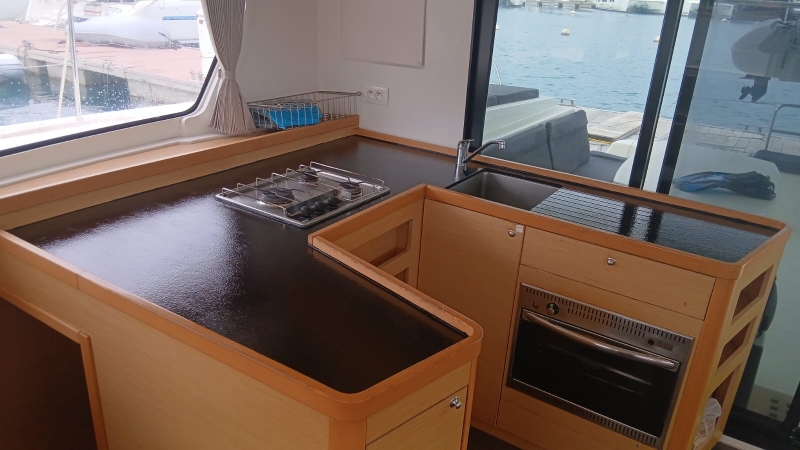 Photo:  Lagoon 42