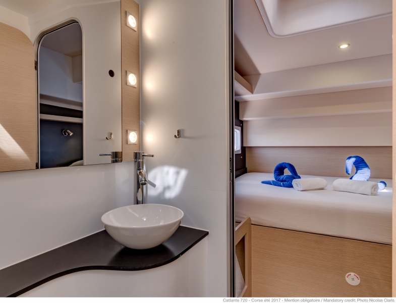 Photo:  Catlante 720