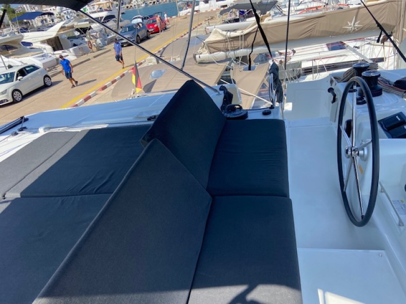 Photo:  Lagoon 46 Gen, A/C, Waterm.