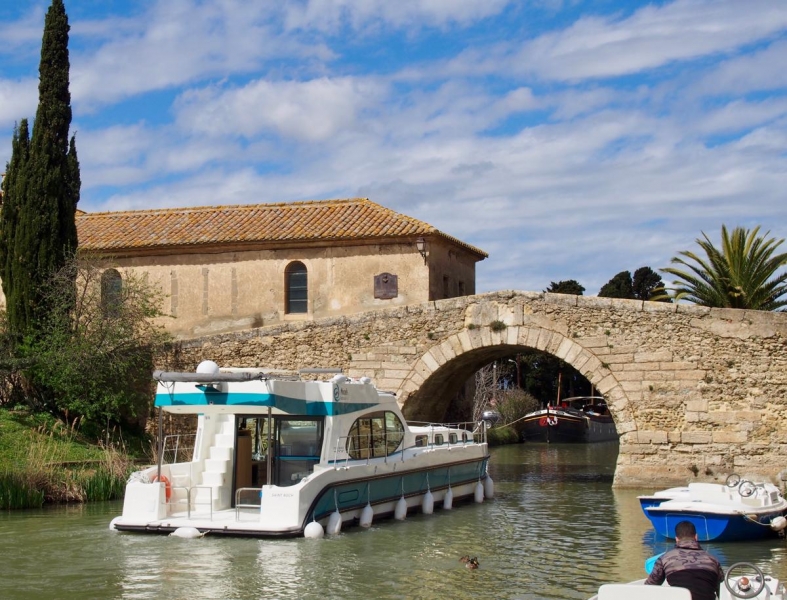 Photo:  Cruiser Premium+ 8/10 Pers. (N OCTO Fly C)