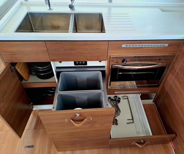 Photo:  Bali 4.6 Gen, A/C, Waterm.
