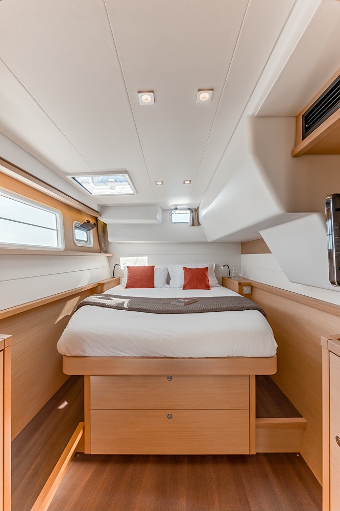Lagoon 450 S - cabin / Photo: Nicolas Claris